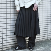 black pleats skirt