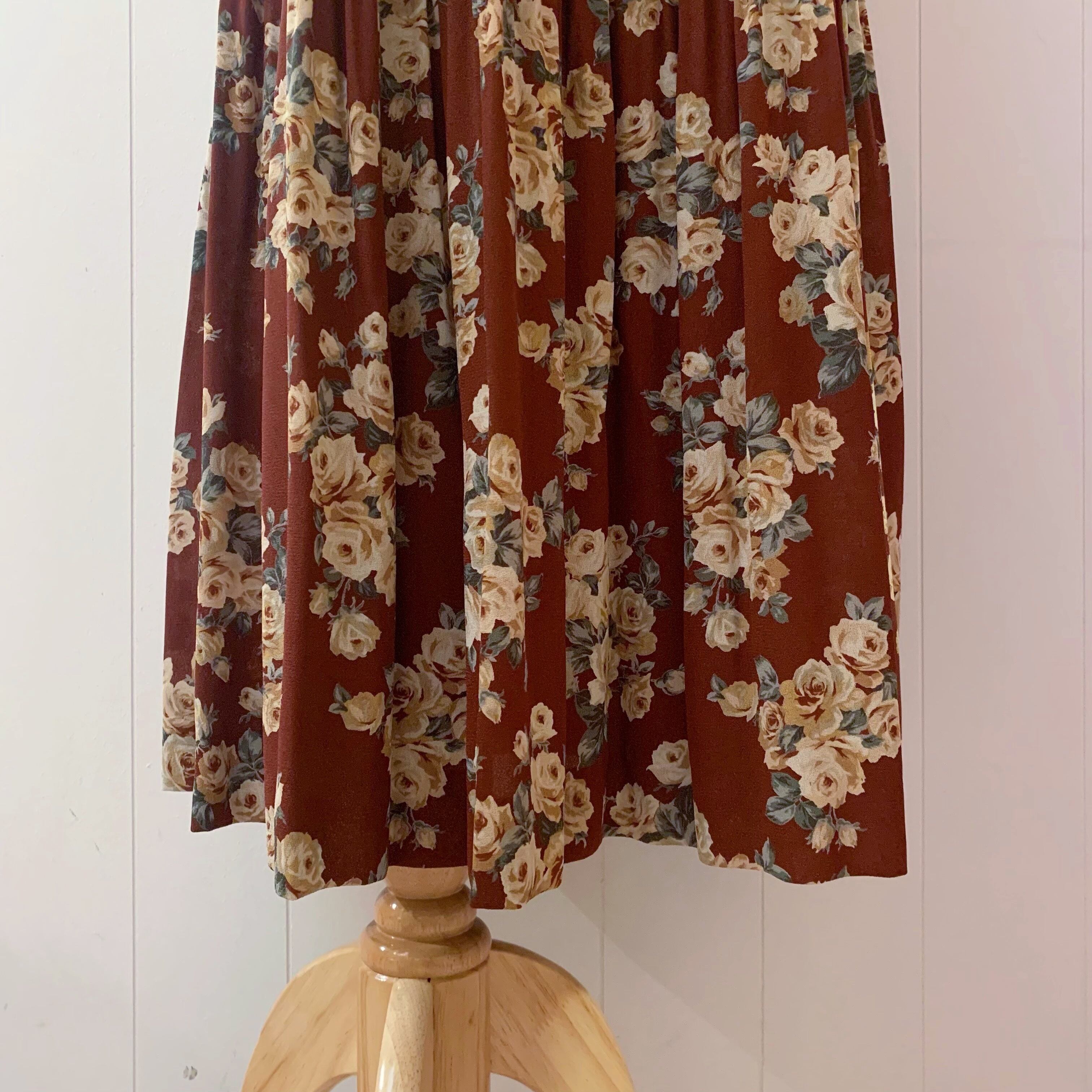 white rose pleats long skirt