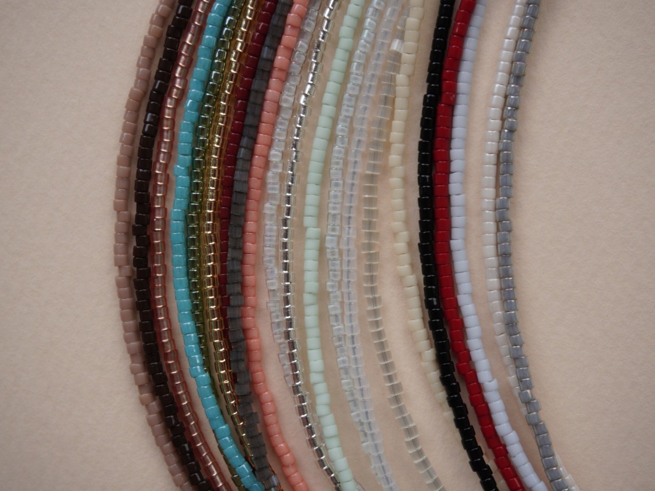 【 WAVE 】collar glass beads necklace
