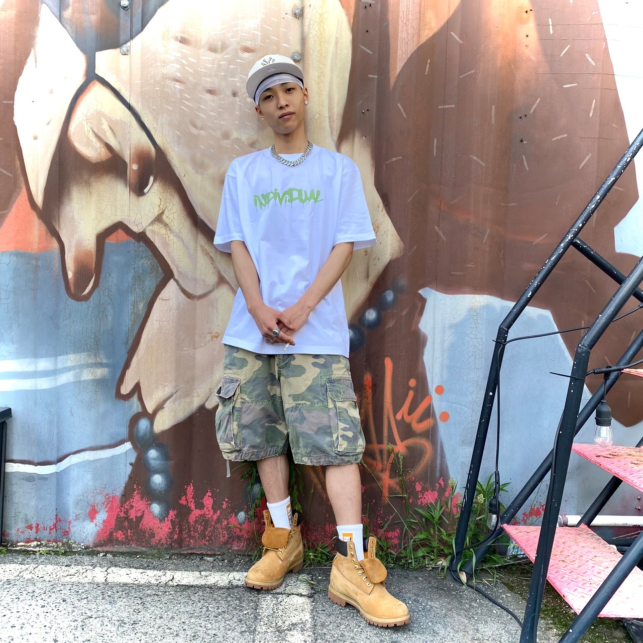 tag paint  white×green