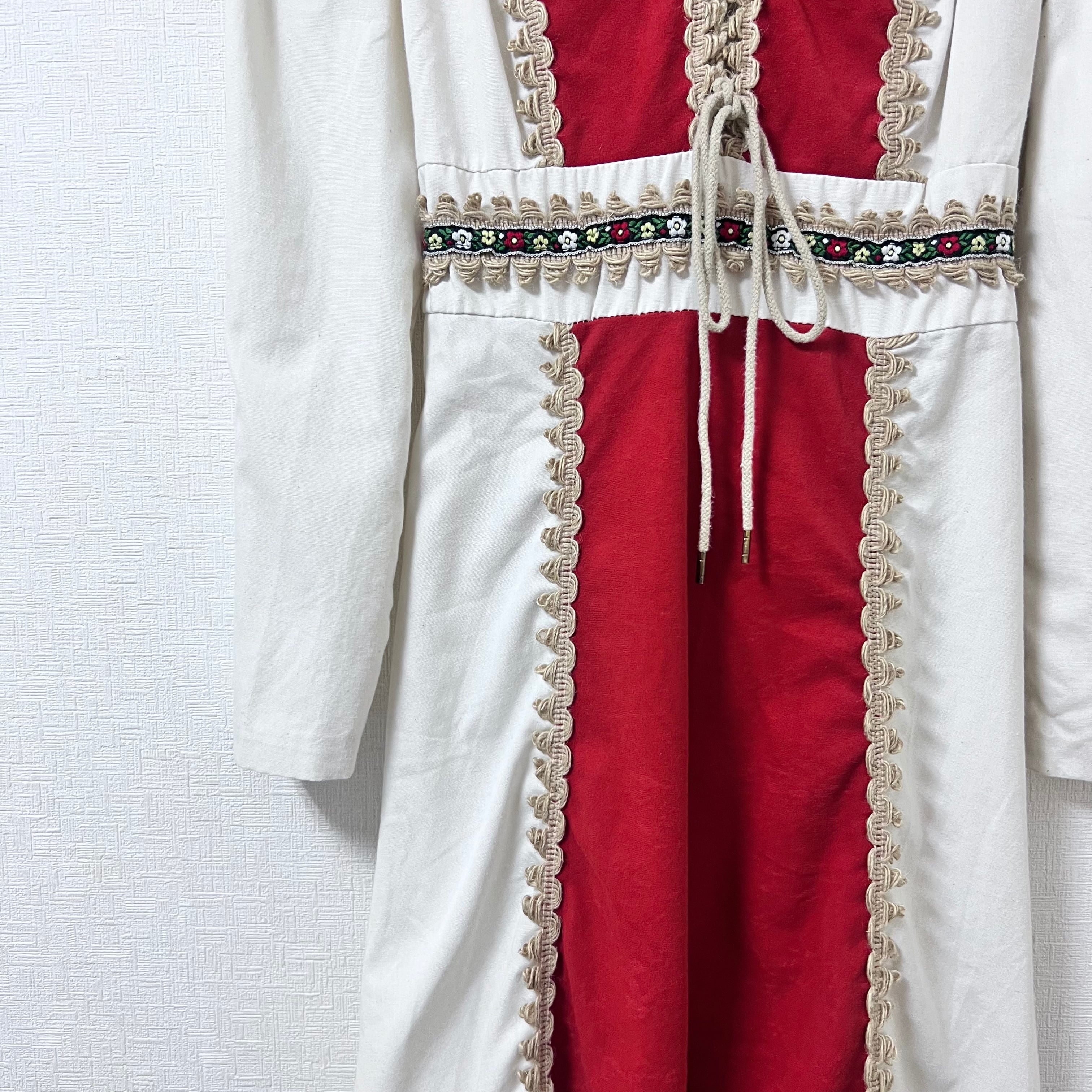 USA製 70年代~size:14 J.C Penney ワンピース 刺繍 ベロア USA製 70年代~size:14 J.C Penney ワンピース 刺繍 ベロア