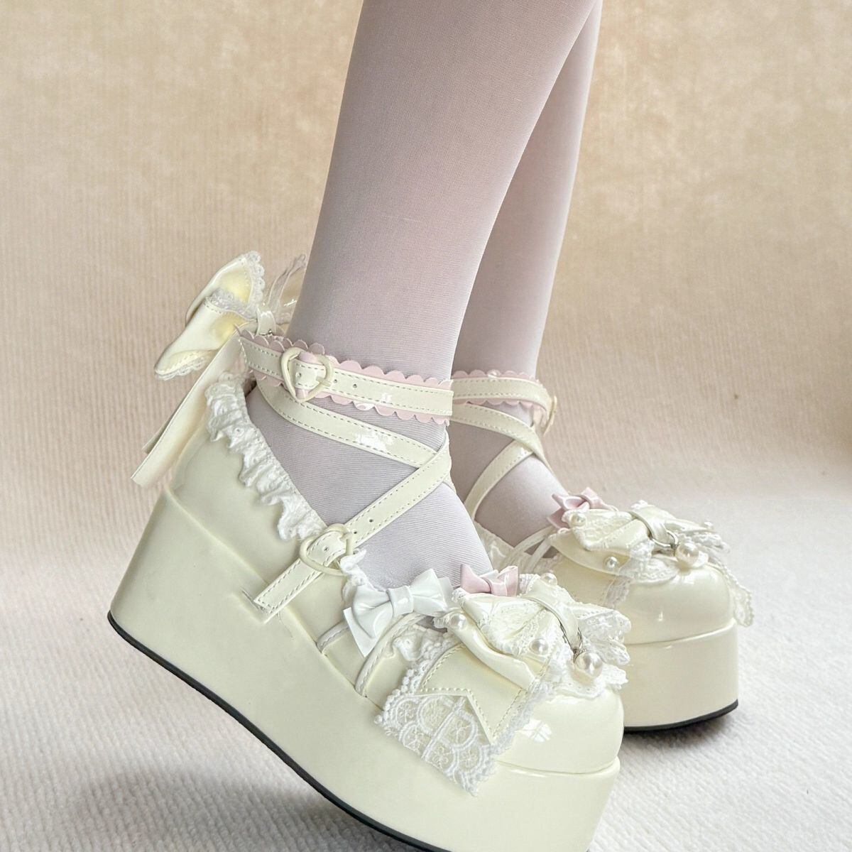 40サイズ♡　花モチーフビジューレースが可愛い柔らかボアベスト 40サイズ♡ 花モチーフビジューレースが可愛い柔らかボアベスト