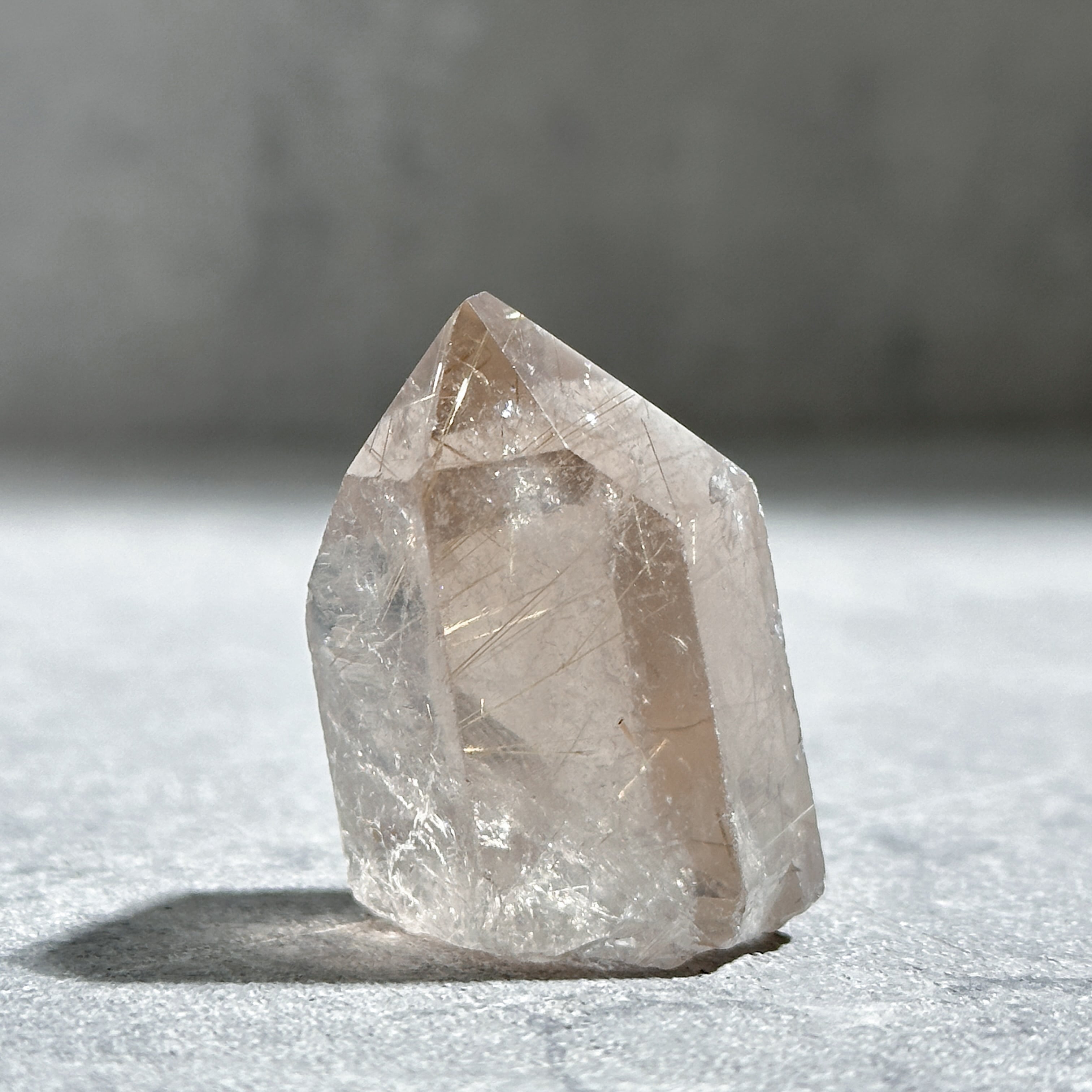 シルバールチル ポイント バイーア産ルチルインクォーツ 32（セミポリッシュ） ポイント