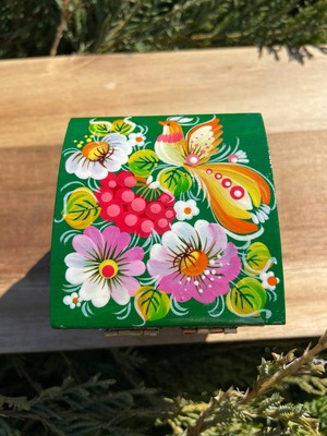 ペトリキフカ塗り　木製ジュエリーボックス（ホメンコ作）　小物入れ