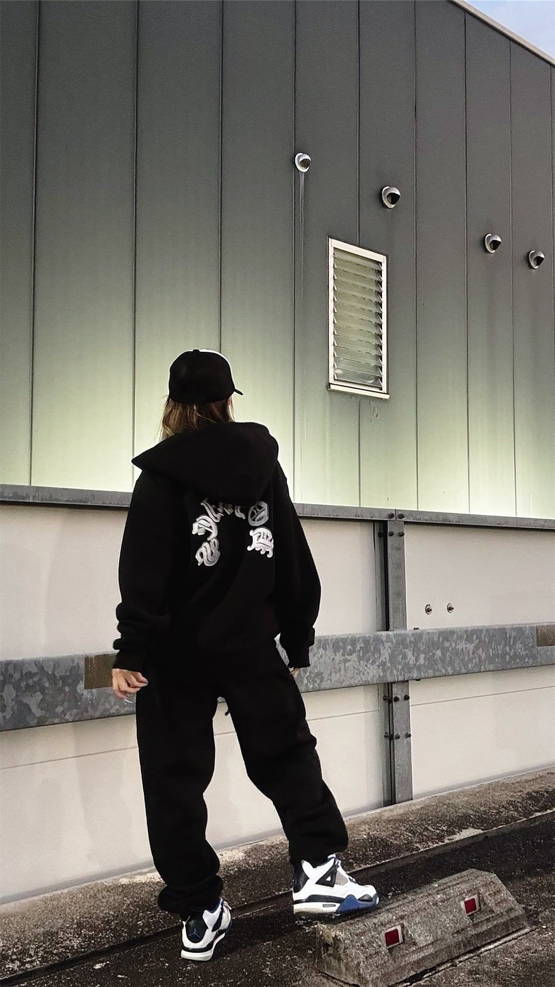 Ayana collaboration arch fullzip hoodie (black