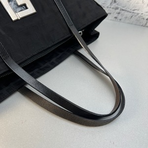 FENDI フェンディ ズッカ柄   ハンドバッグ ブラック A-9600