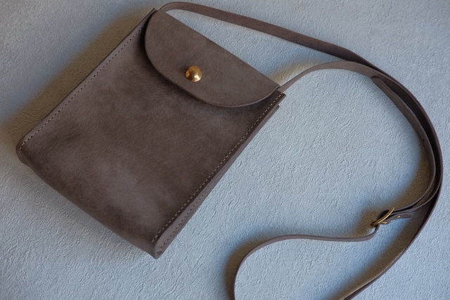 classic shoulder bag(グレージュ)