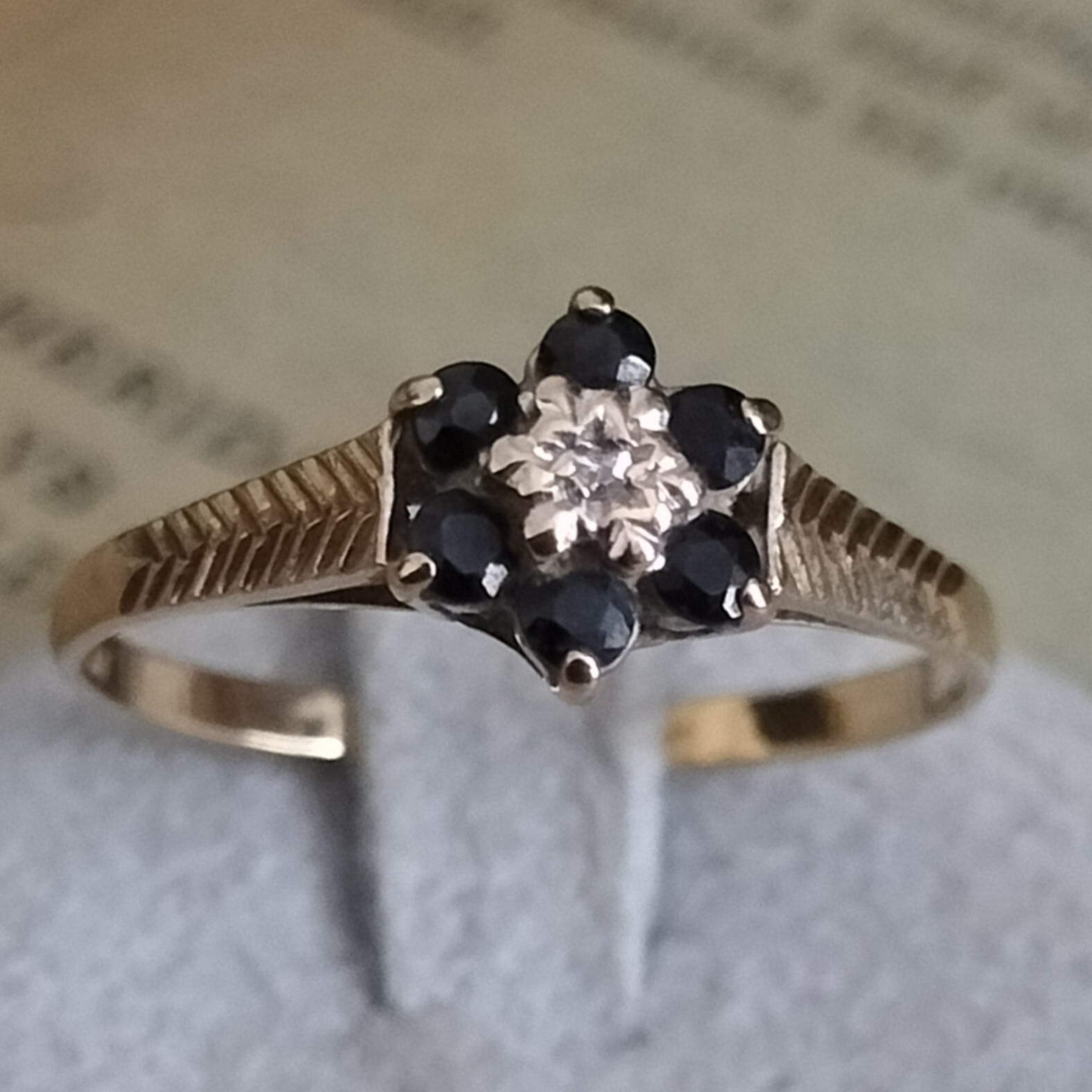 Vintage 9ct Gold and Sapphire Ring 1993年UK | Antico