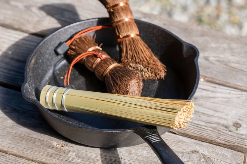 hinata x 深海産業 アウトドアキッチンハードブラシ（日本棕櫚シダ棒