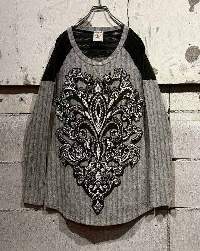 【Caka otto】 “Vocal” Studs Decoration Gothic Design L/S Knit