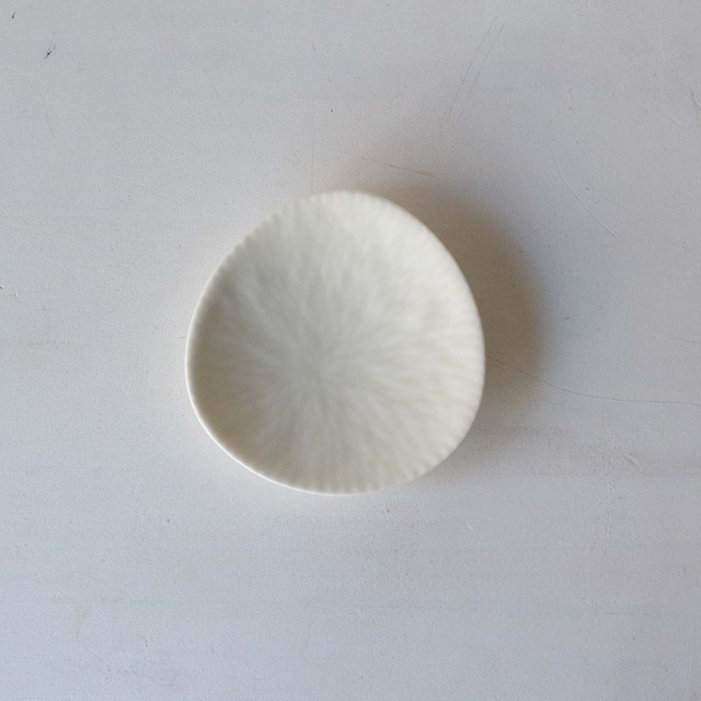 桑田智香子 三角小皿（26-008）