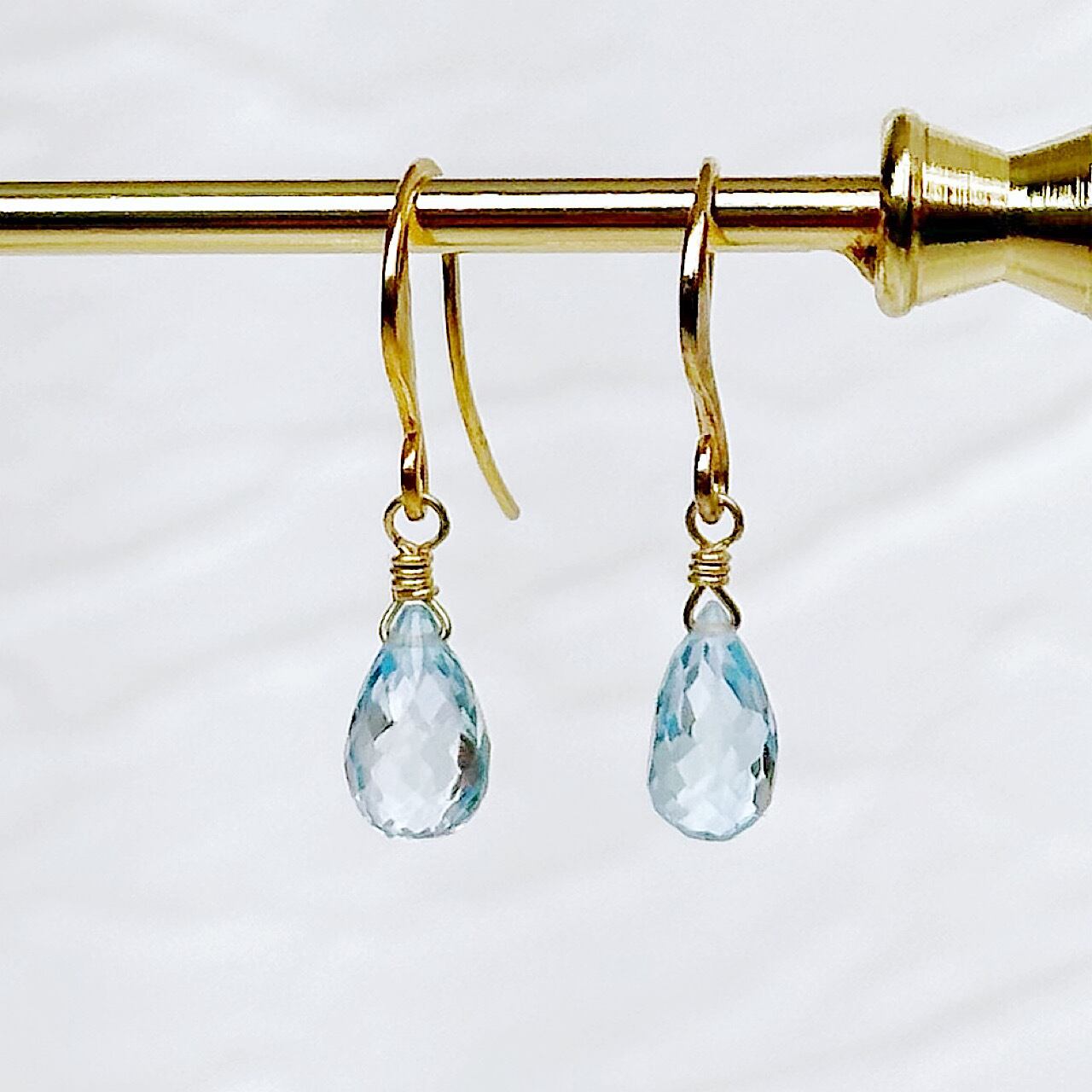 トパーズの雫】スカイブルートパーズ、コーティングトパーズチャーム