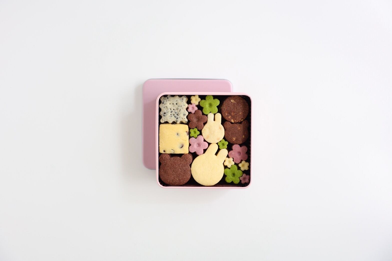 しあわせの宝石箱 うさぎのいろいろクッキー缶（M） | きまぐれパンや