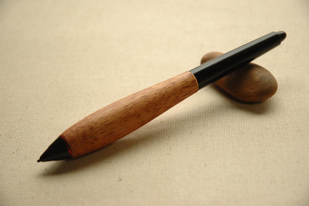 Wooden Grip for Wacom Pro Pen 2 (KP-504E) [Thick Bodied without hole] |  Hagurumado Woodcrafts Yokosuka