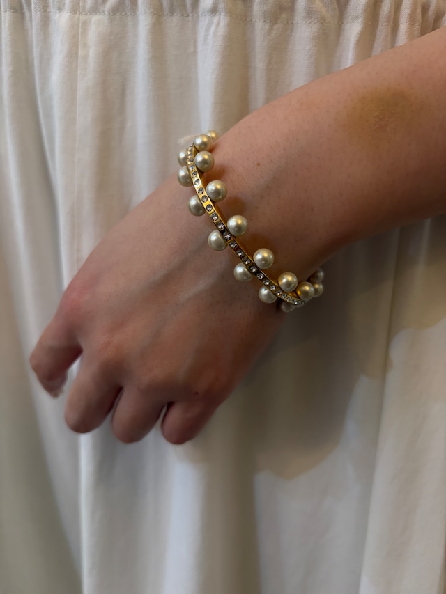 MIU MIU/ vintage parl stone gold bangle.(o)