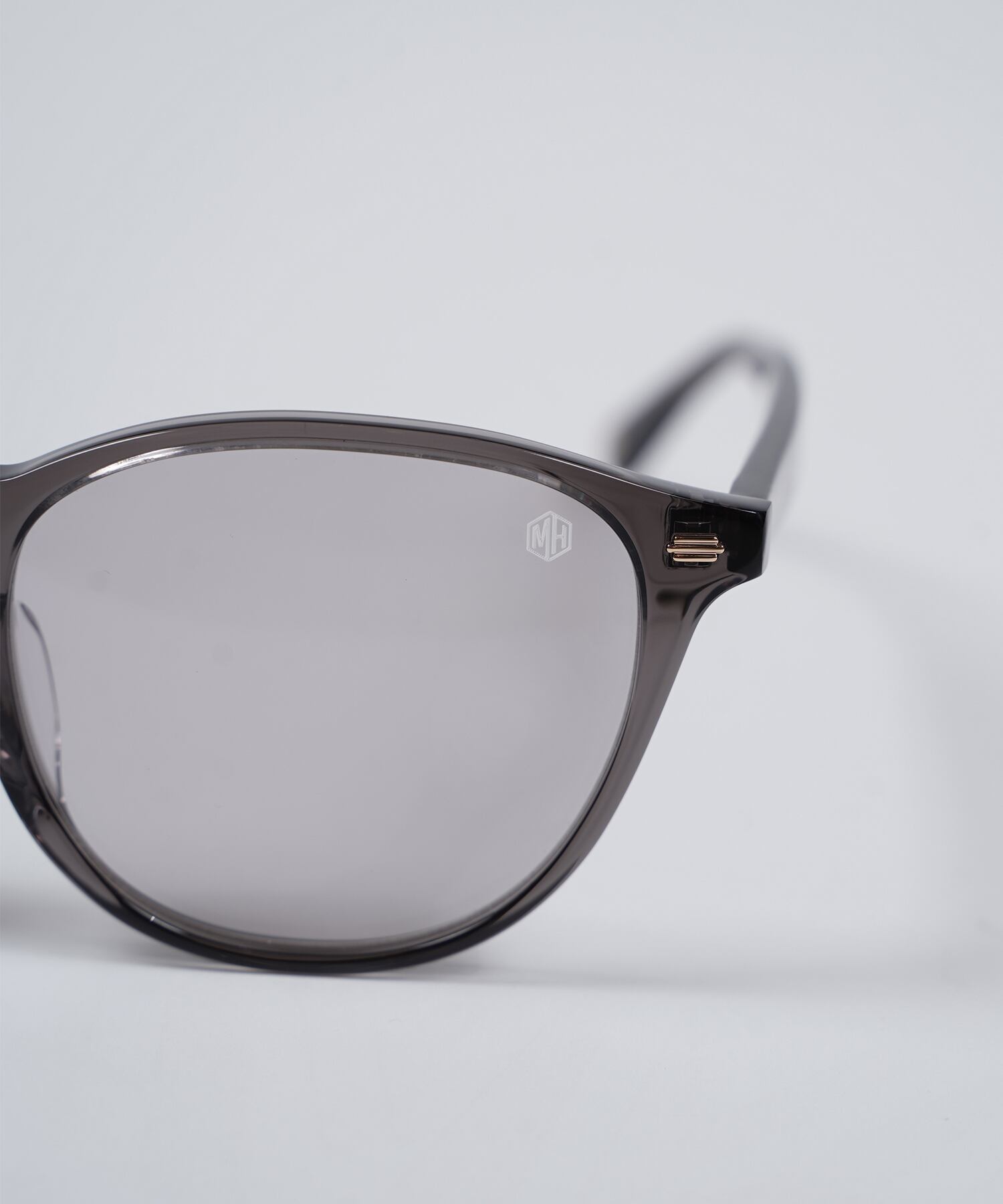DARK GRAY FRAME SUNGLASSES［MHA001］ | mavehawk