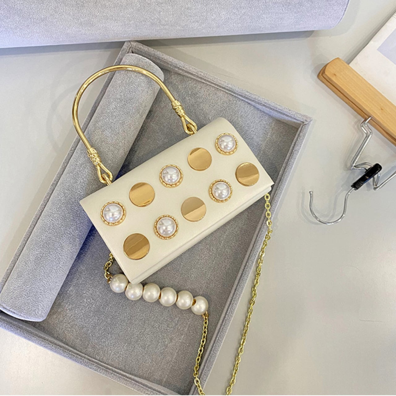 パール装飾アーチ型ハンドルバッグ L00265