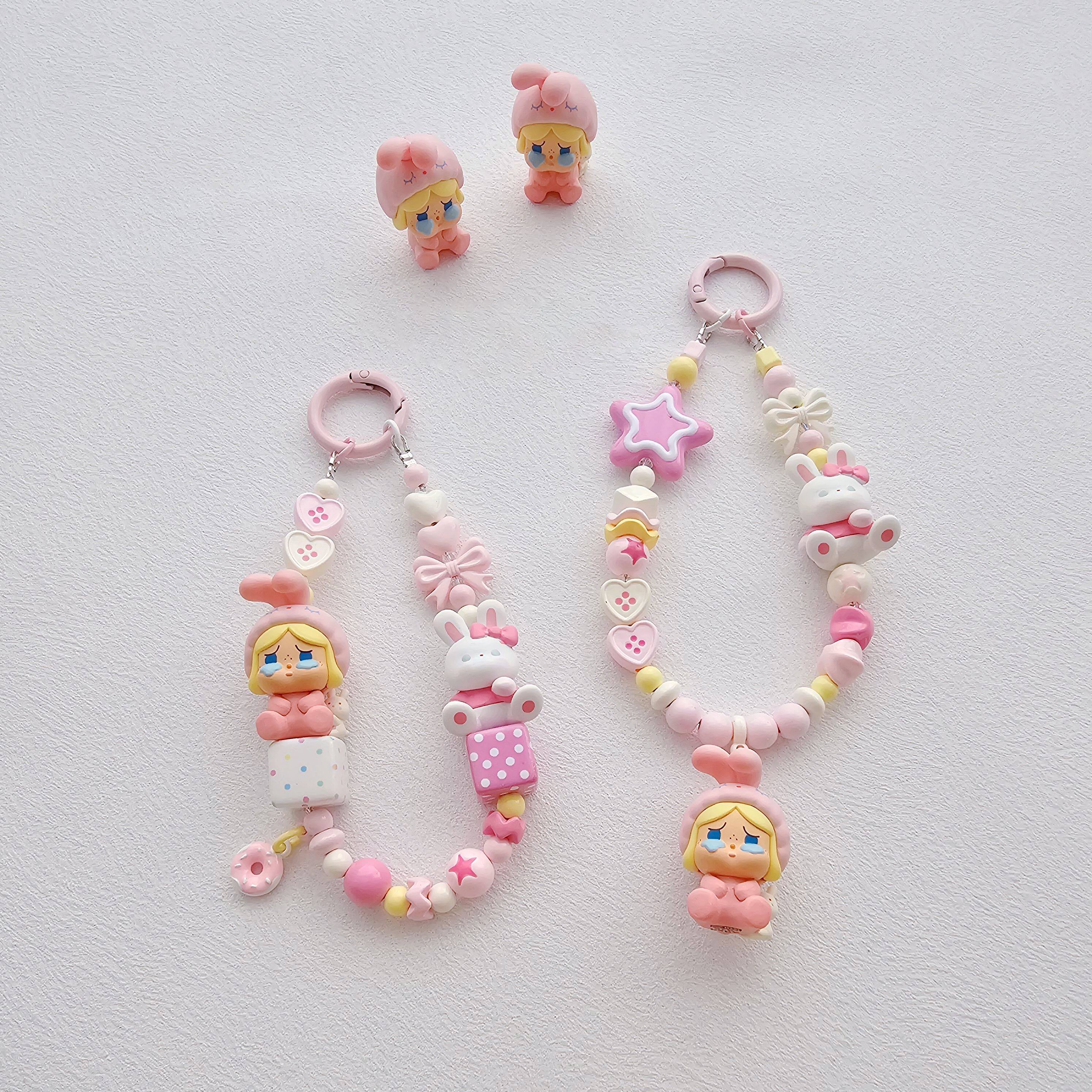 【POP MART正規品】Crybaby 泣きぼくろ マルチストラップシリーズ スマホストラップ・キーホルダー・バッグチャームとして使用可能 全8種コンプリート可 スマホプレート付属 精巧でかわいいデザイン