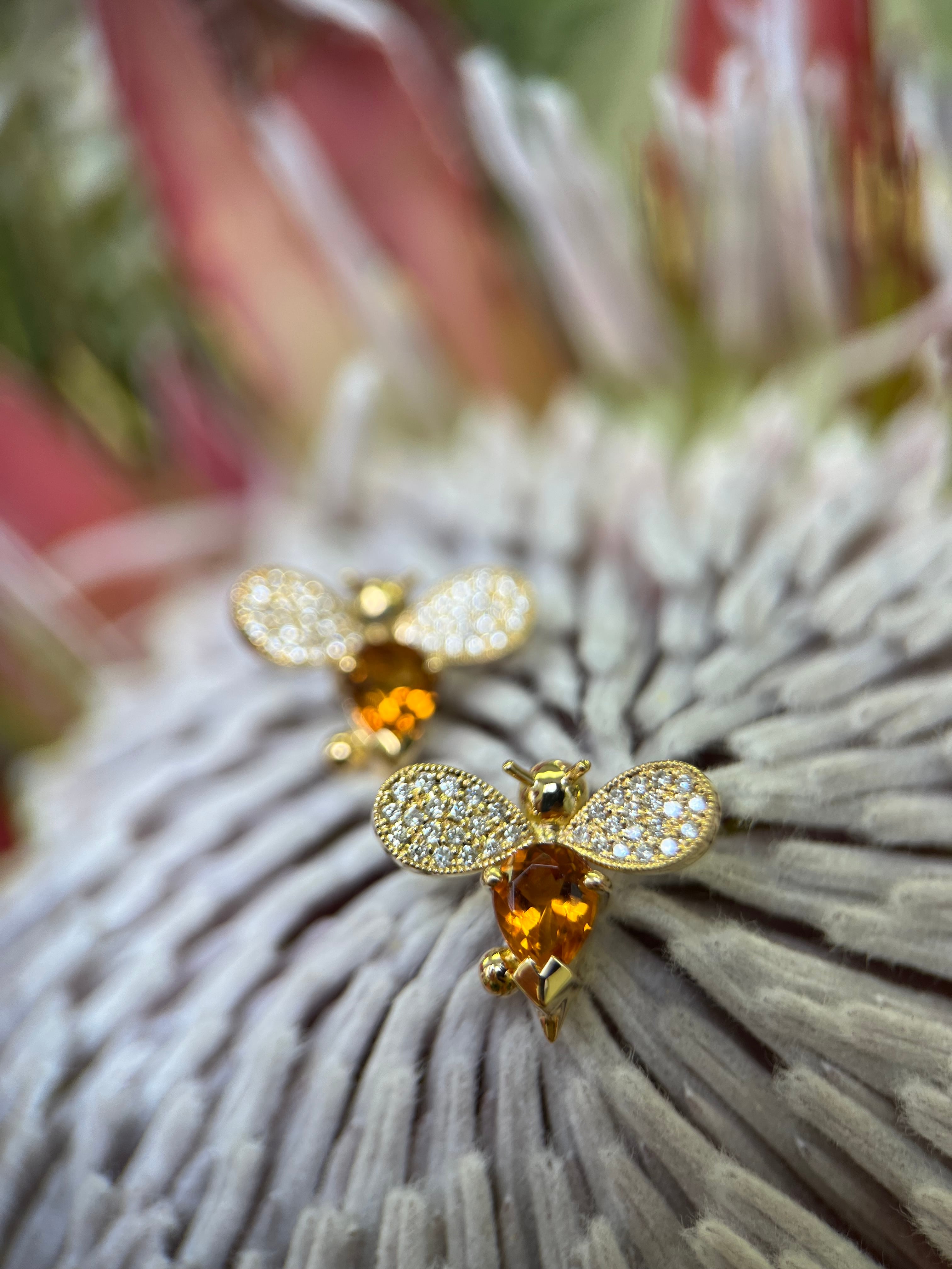 アクセサリー Bijou de M Petit Honeybee Earring Ines Bee Huggie Earrings – Bijoux De Mimi