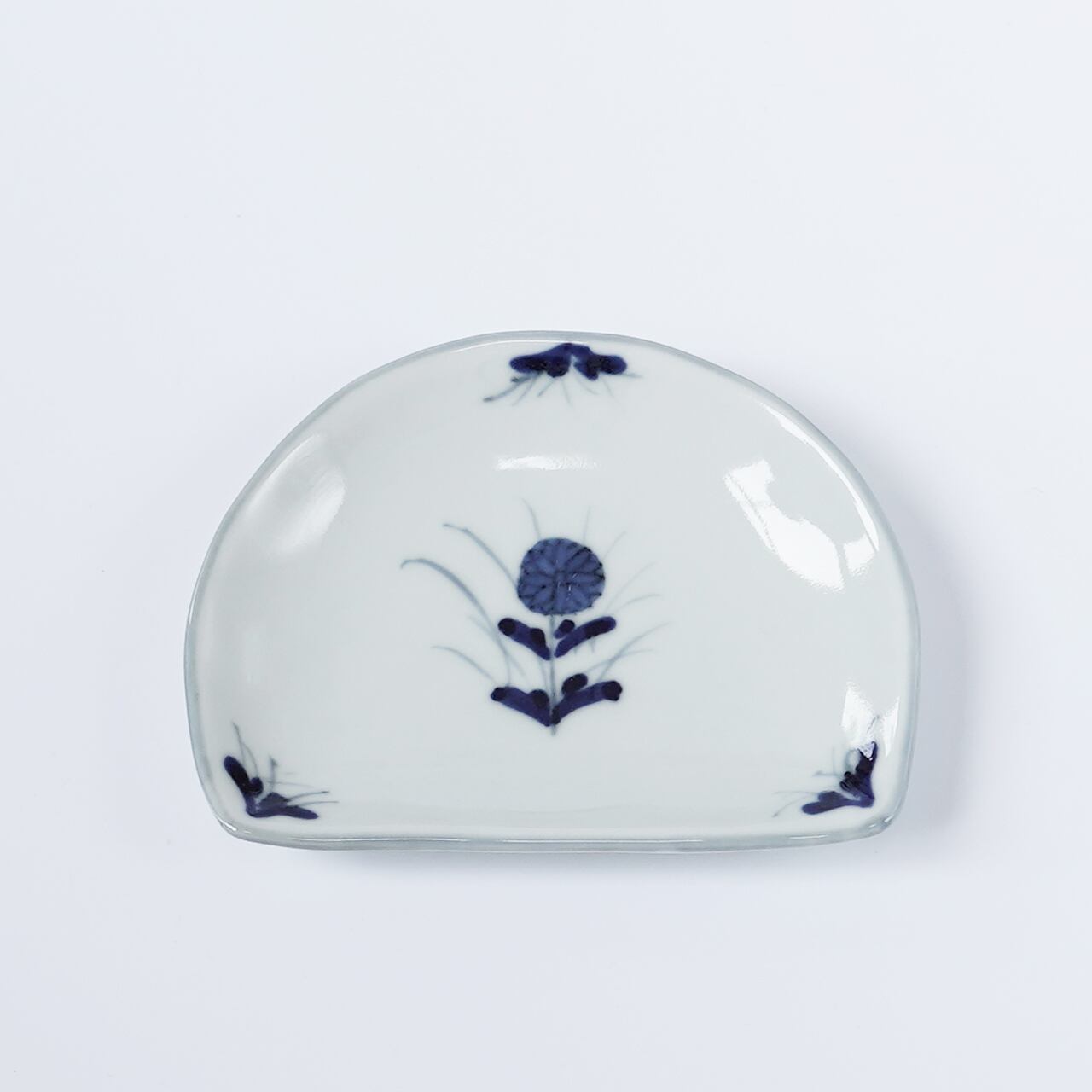 古菊紋 半月4寸皿