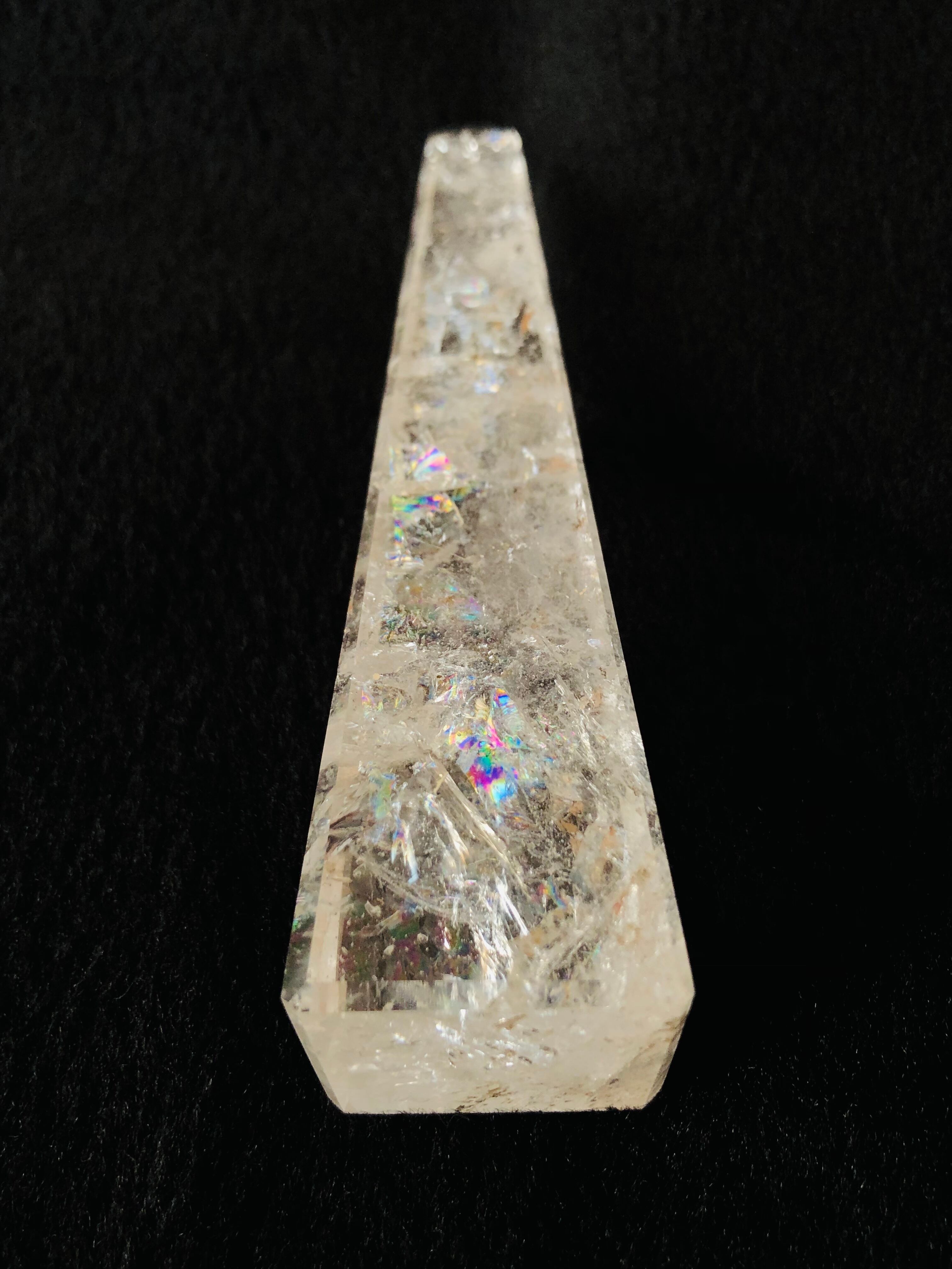 繁栄の象徴✳︎虹入りオベリスク水晶 | 虹色の星