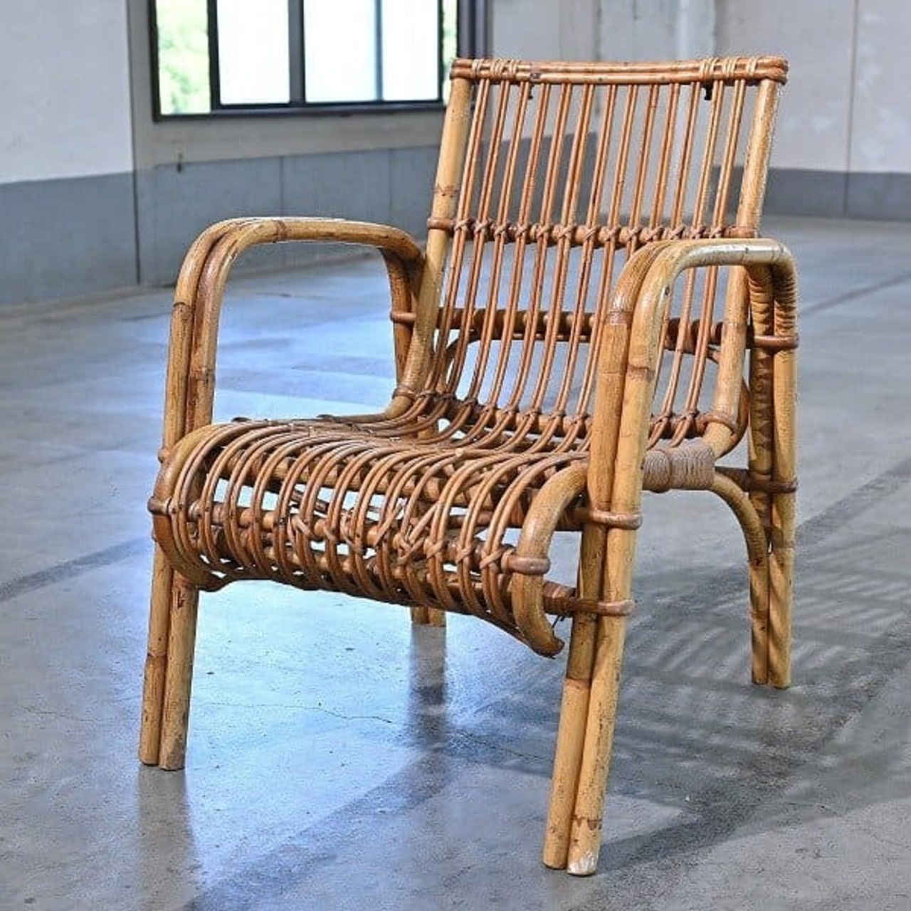 R. ウェングラー ラタンチェア B アーム 縦格子 リビング ダイニング 寝室 書斎 ロー R.WENGLER KBENHAVN【中古家具/中古インテリア/USED家具ユーズド家具/リサイクル】