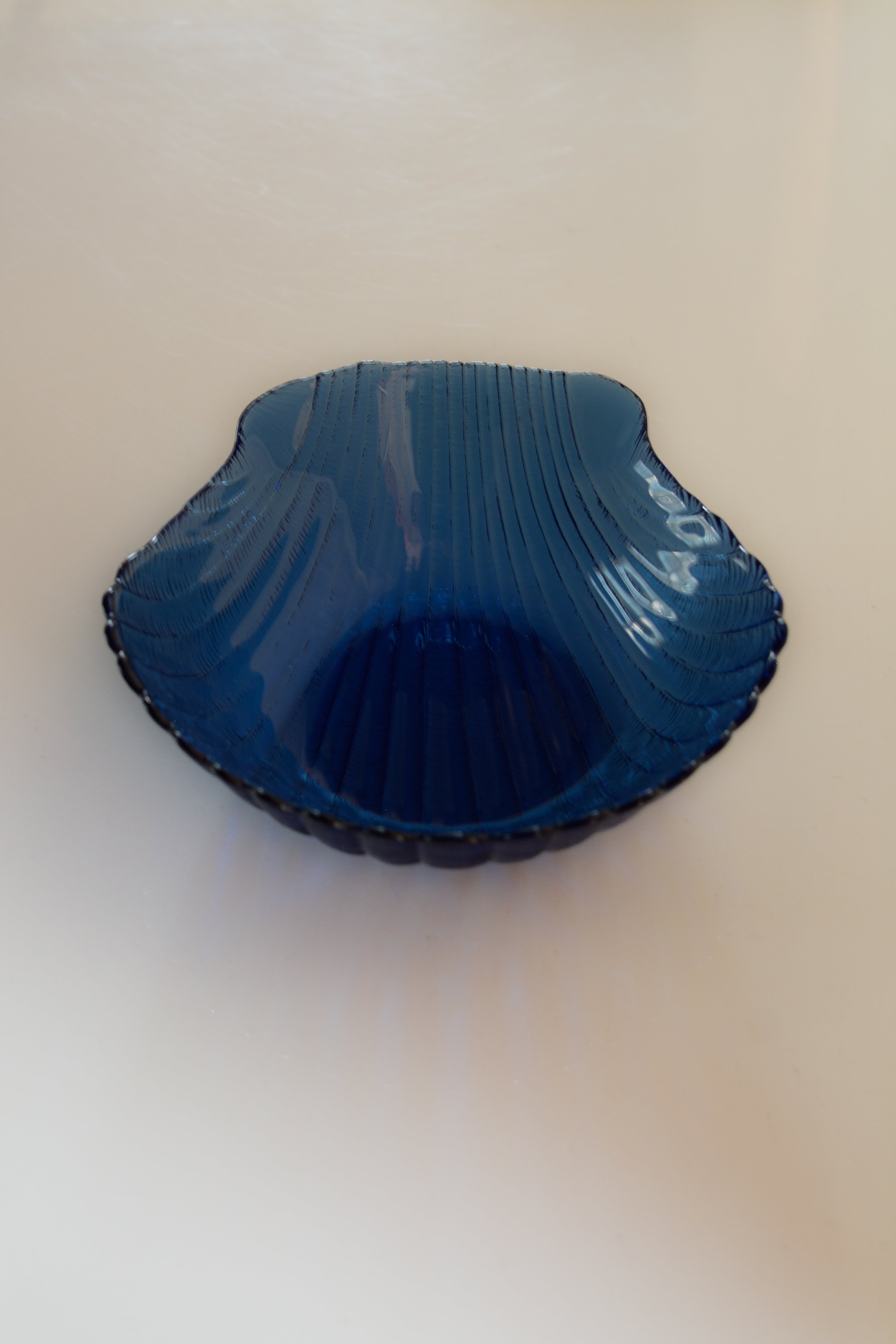 vintage shell plate Blue