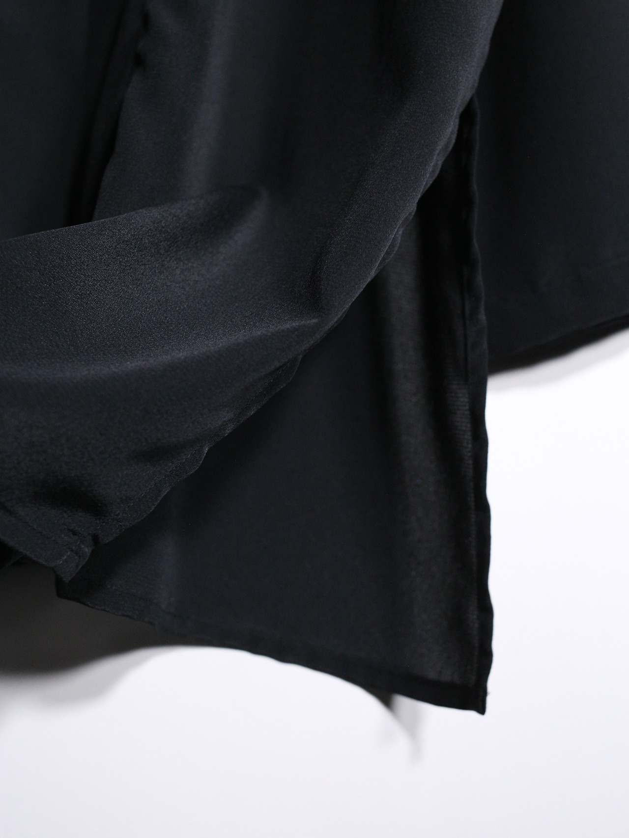 china button motif design sarasara fabric black shirt - 11