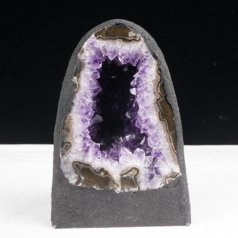 1.8Kg アメジストドーム ウルグアイ産 原石 置物 アメジスト ドーム ジオード 一点物 174-2037