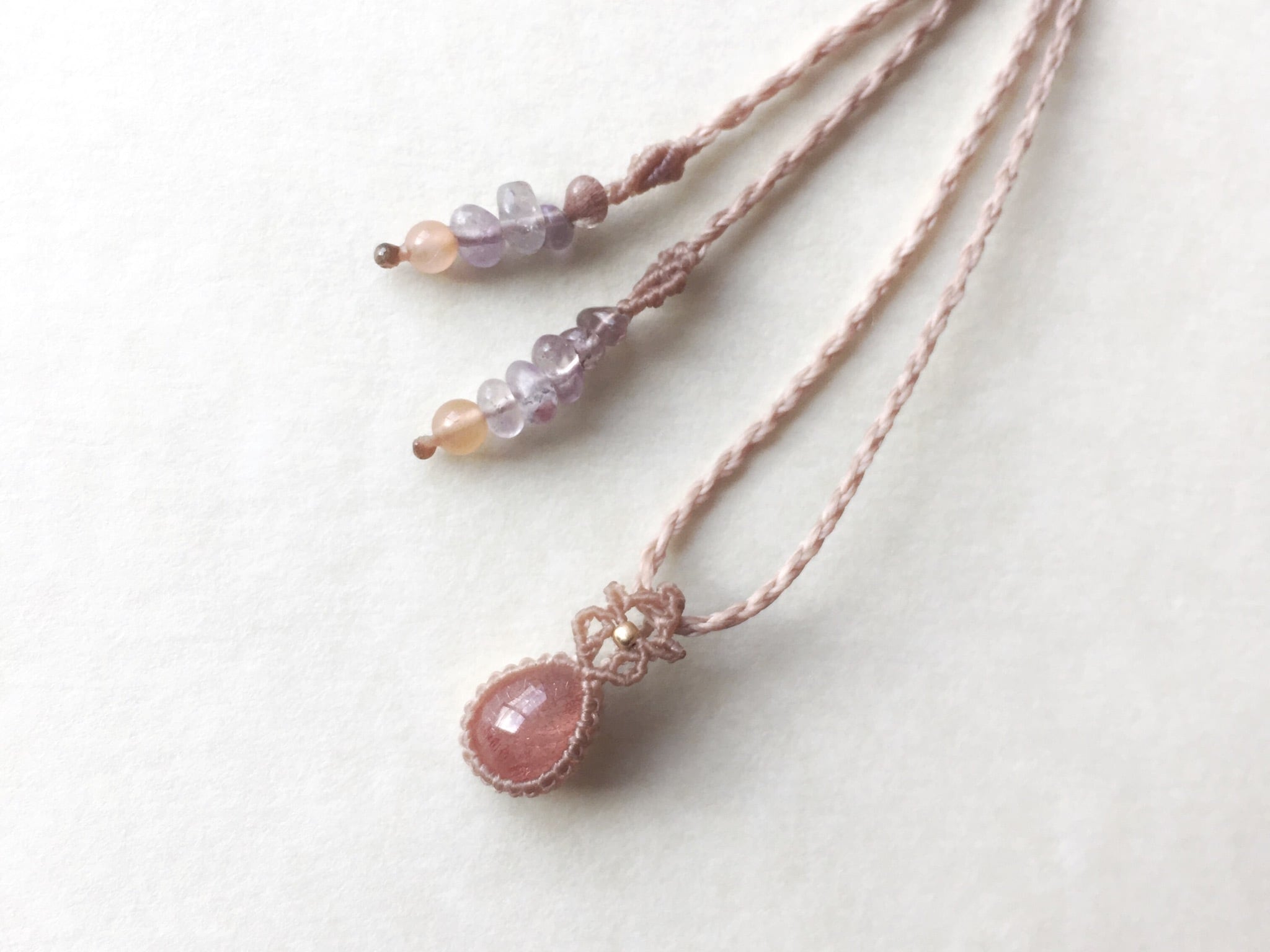カザフスタン産ストロベリークォーツ macrame necklace