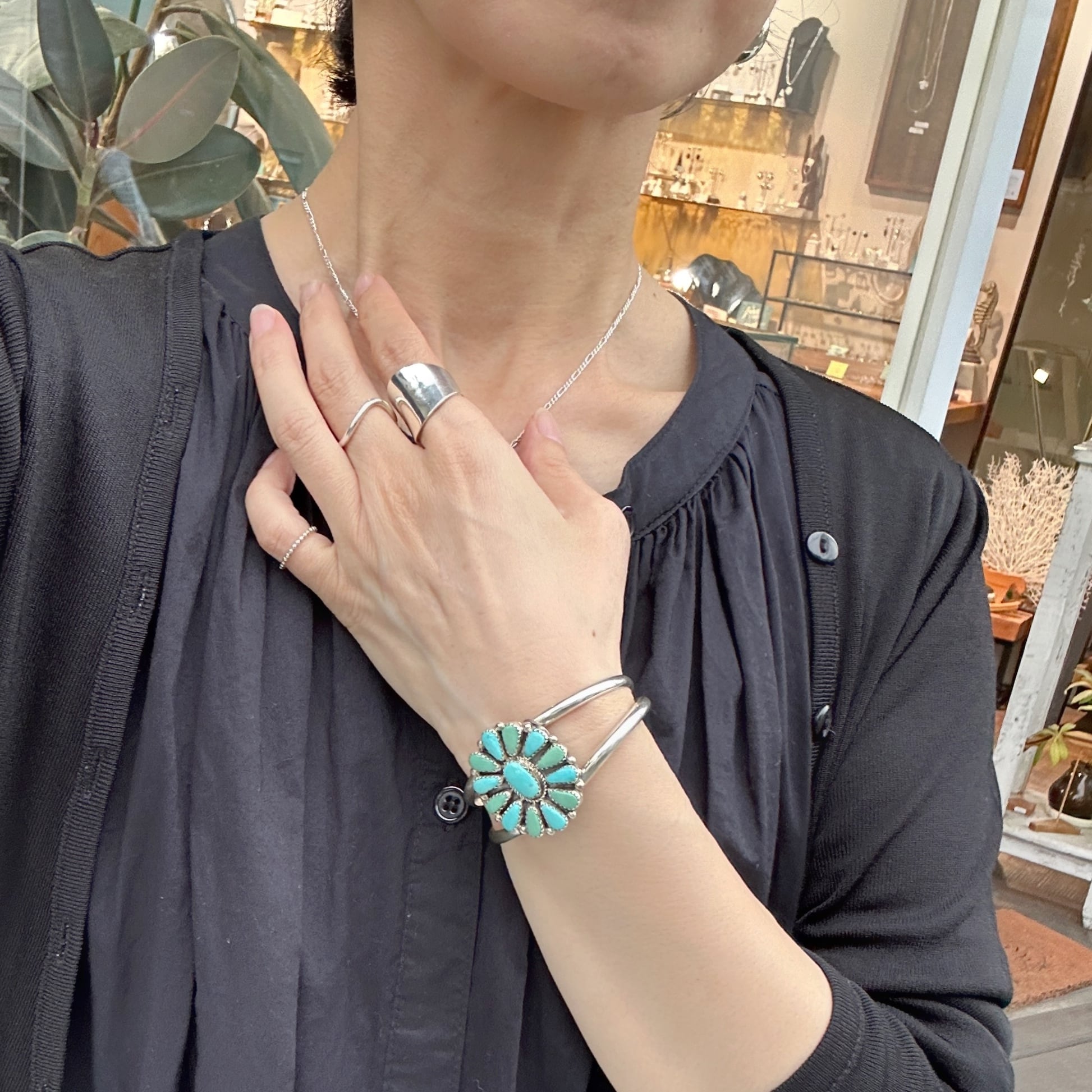 Indian Jewelry 》 【一点物再入荷】ターコイズ フラワー バングル