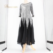 社交ダンス 衣装 スタンダード ドレス ワンピース レッスンウェア パーティドレス 黒 銀 ブラック系 シルバー系 長袖 キラキラ ビジュー ダンス映え フォーマル 結婚式 演出用 大人用 パーティーイベント フレアスカート おしゃれ 体型カバー ティアードスカート 光沢感 スパンコール 結婚披露宴 華やか シンプル 高品質 上品