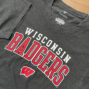 【Fanatics】カレッジ ウィスコンシン大学 ロゴ Tシャツ Wisconsin Badgers フットボール L US古着