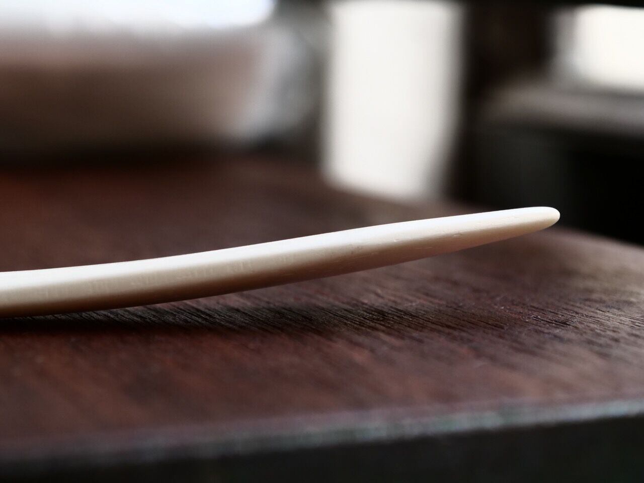 ABBEY HORN / Twisted Leather Stick | UNION WORKS ONLINE STORE