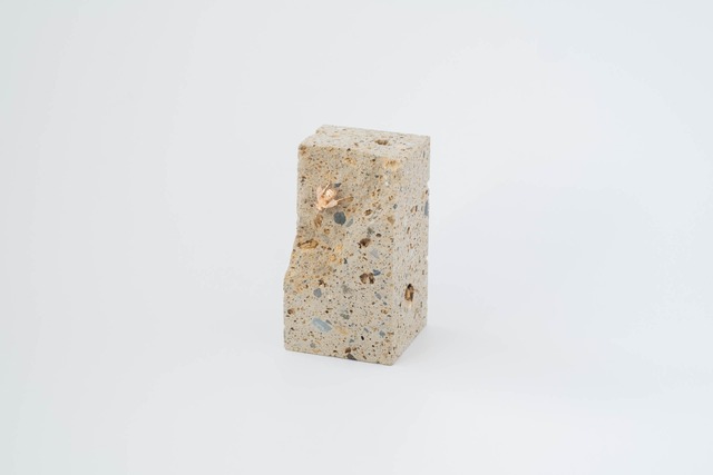 Akiu stone bookend with bee /D