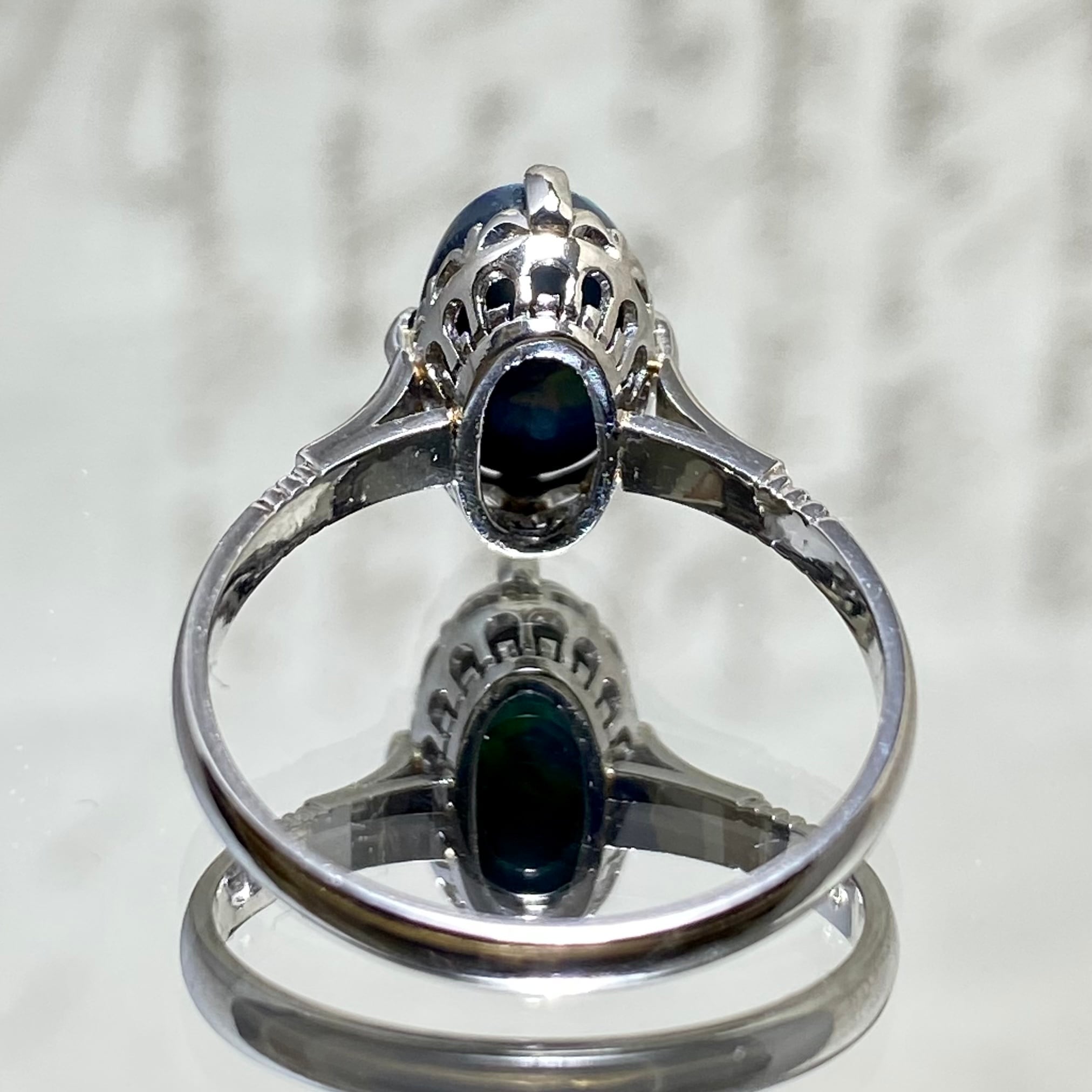 昭和の懐かしいブラックオパールの指輪