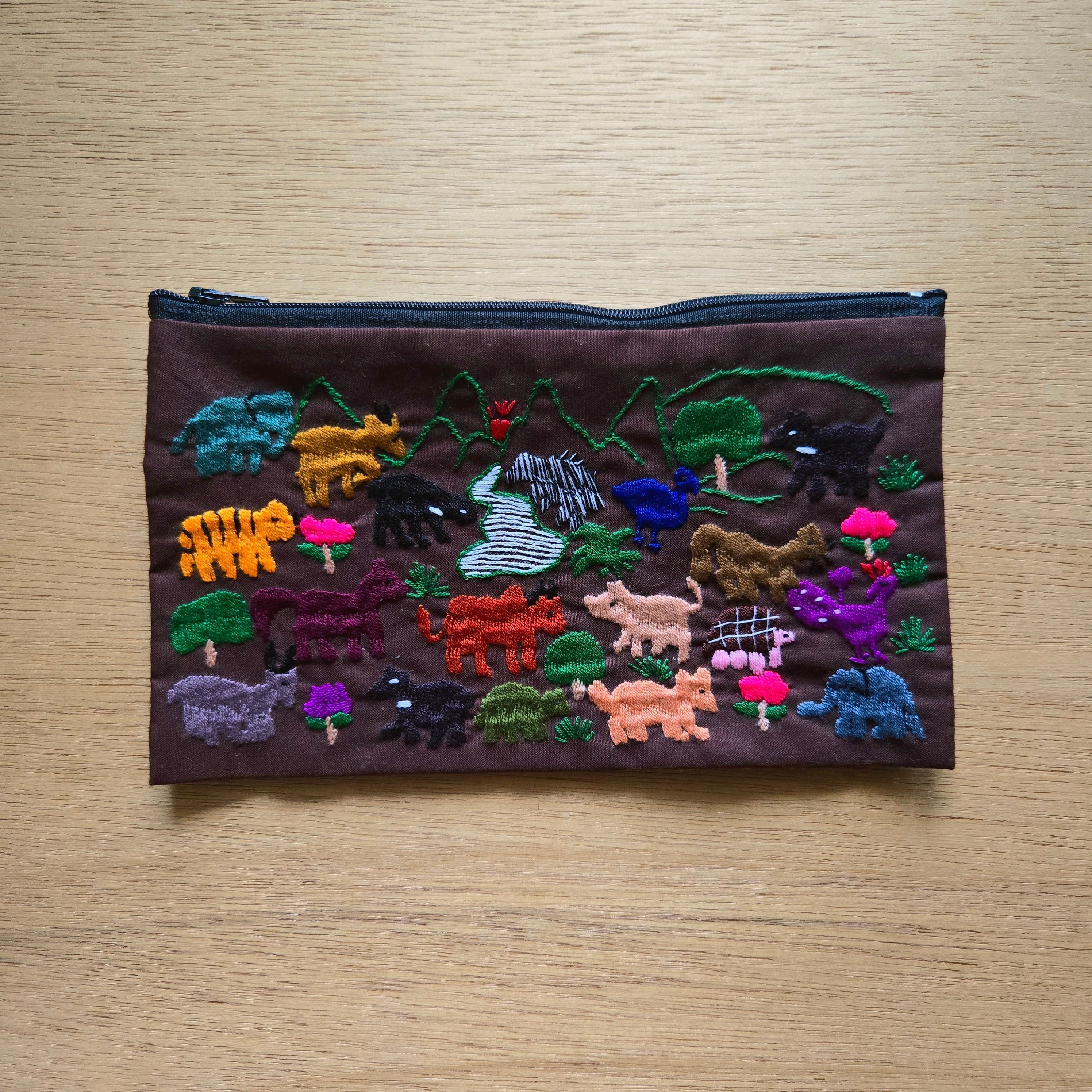 ラオス モン族手刺繍ポーチM | gururi