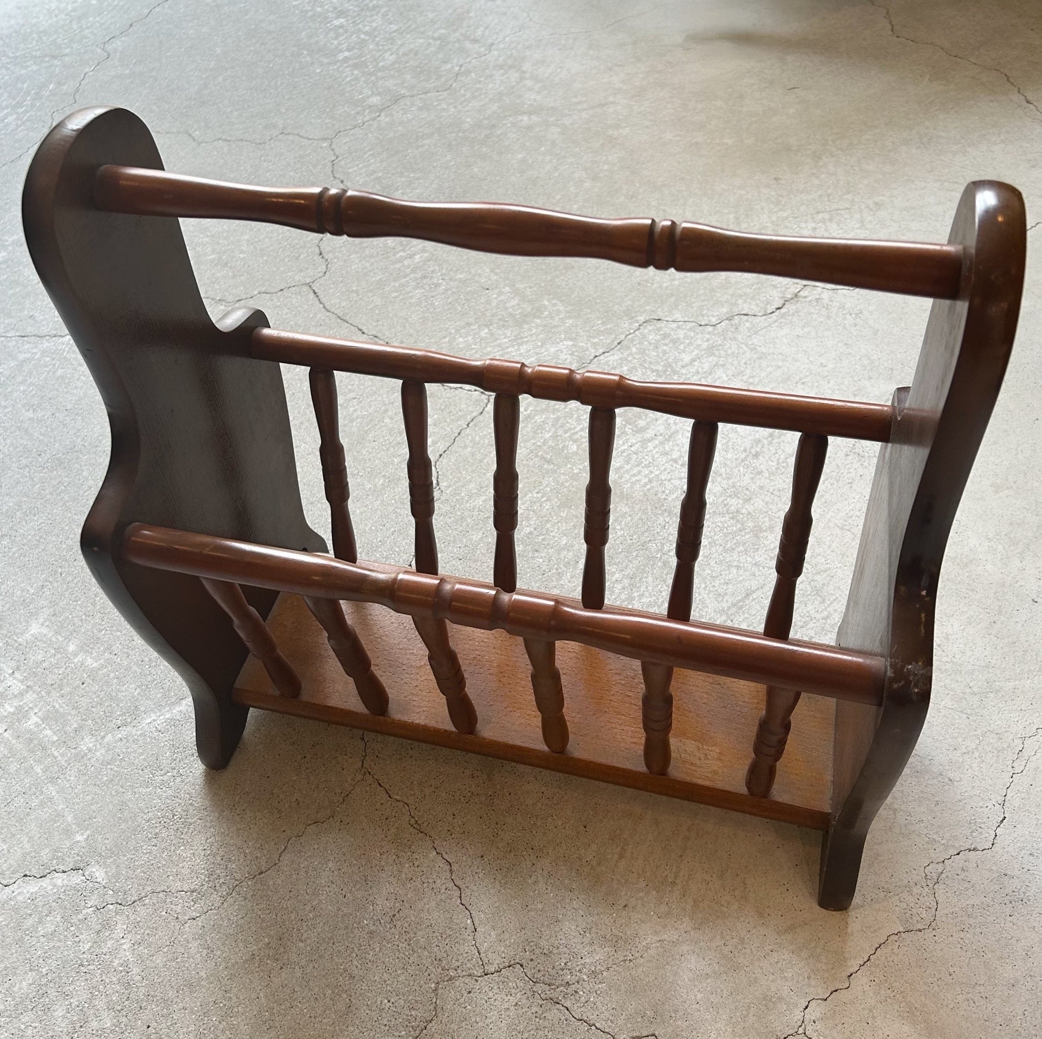 ■ 昭和レトロ　木彫り マガジンラック レトロ ■ 昭和レトロ 木製マガジンラック | tsuyukusa store