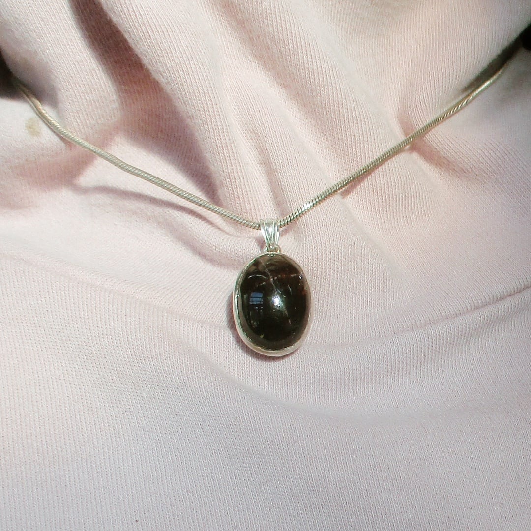 ★1月の誕生石★【Sv925】スターガーネット ペンダント ★星降る夜の守護者★＊希少石＊