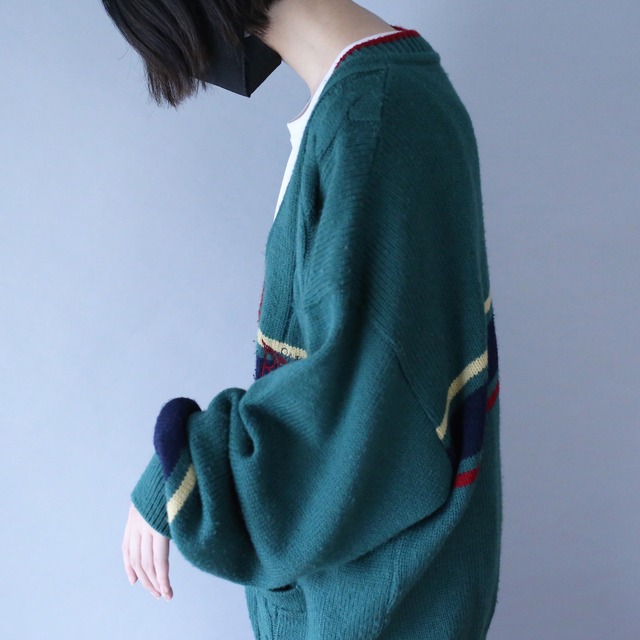 good coloring 3D knit pattern over silhouette cardigan（made in italy）