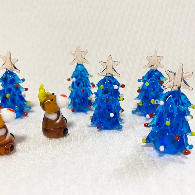ガラス細工 ブルーツリー トナカイ クリスマス雑貨 Xmasインテリア ガラス工芸 ミニガラス サンタクロースとトナカイのガラス細工 Optikom Com Pl
