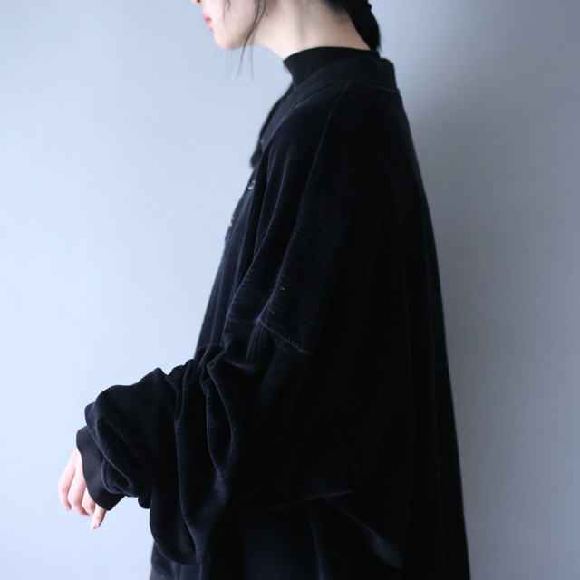 XXXXXX super wide over silhouette black velours pullover