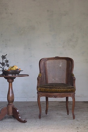 籐編み肘掛け椅子-antique Louis XV style arm chair