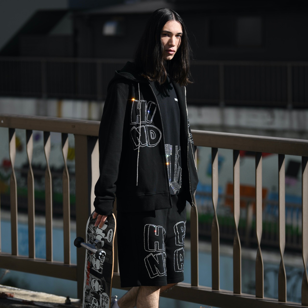 【HIPANDA ハイパンダ】メンズ ラインストーン ショート スウェット パンツ MEN'S RHINESTONE SHORT SWEAT PANTS / BLACK