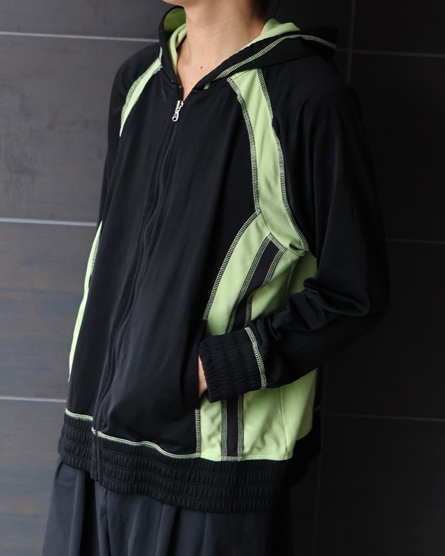 Short length double zip top