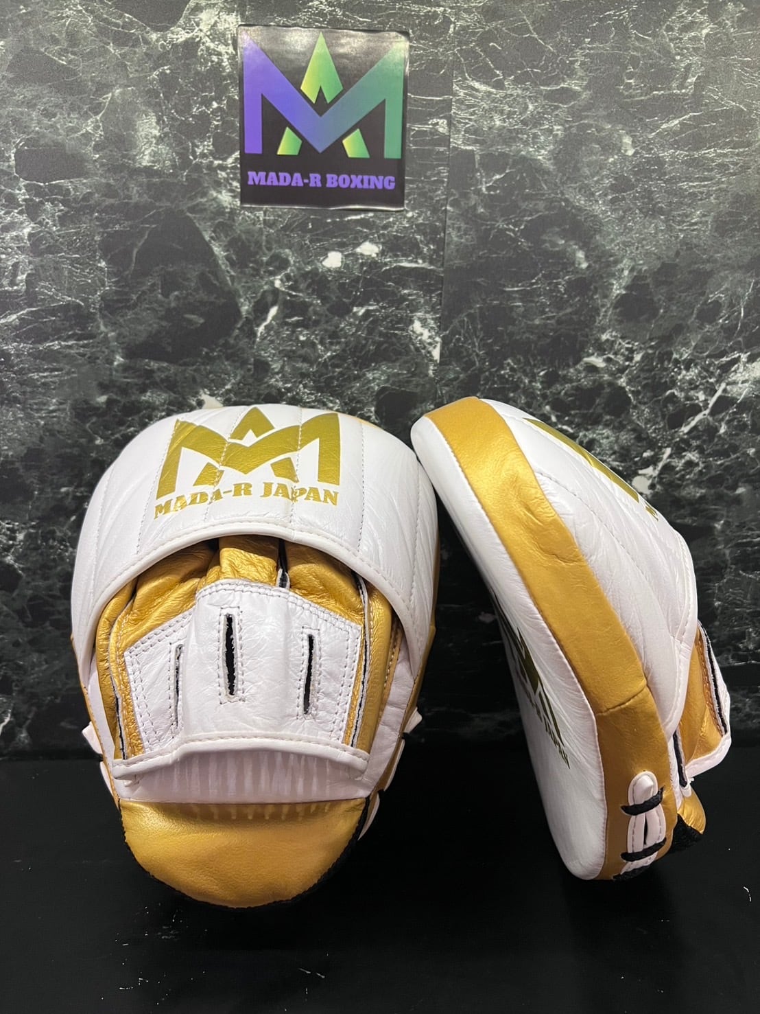 アミノ酸スコア100 MADA-R JAPAN パンチングミット MADA-R ＆ ARCADE JAPAN