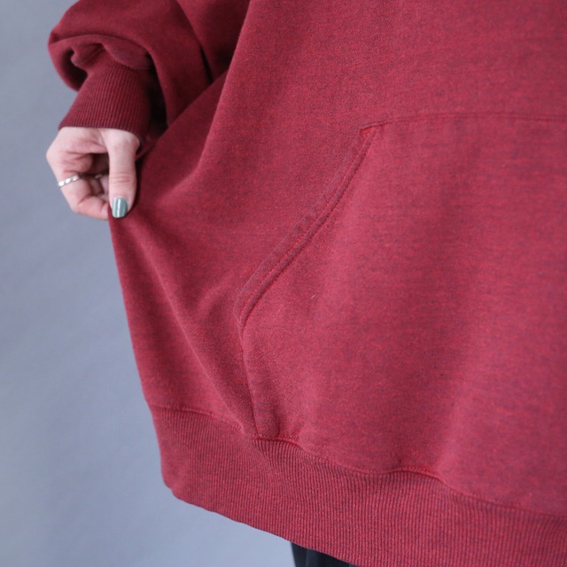 "Champion" wine red color over silhouette sweat parka
