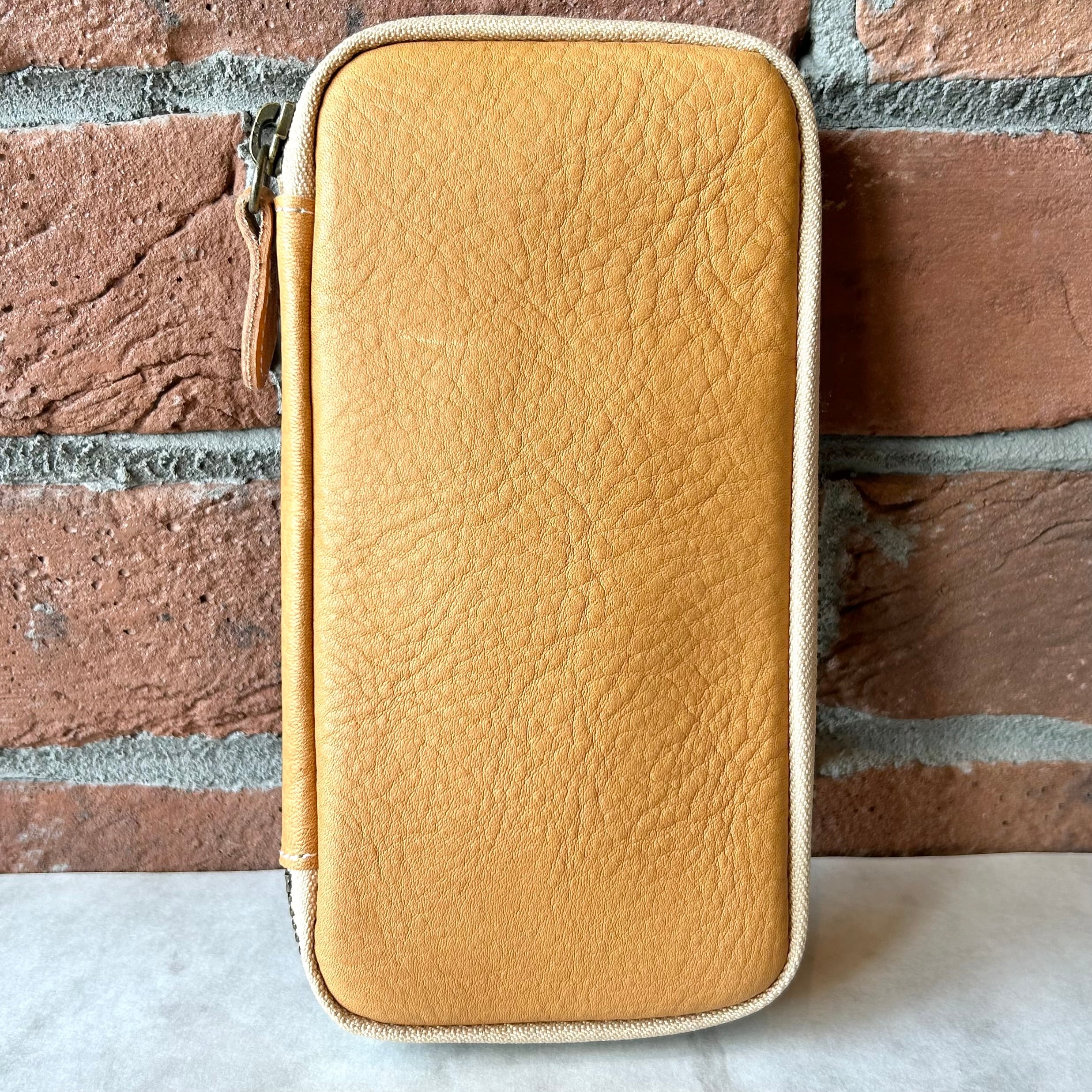 ＆Liebe「大切な6本を守って、眺めるジップペンケース（栃木レザー