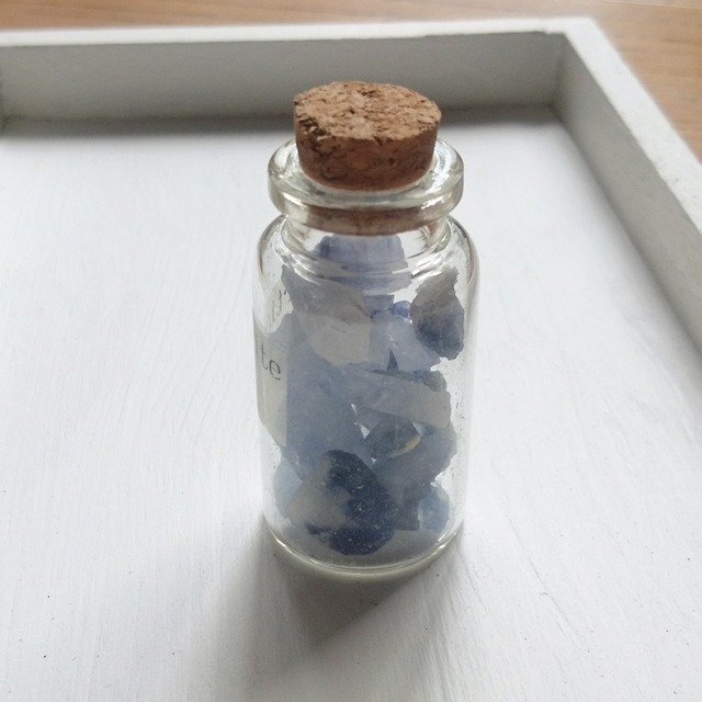 星の欠片の瓶詰 デュモルチェライトの小瓶 デザートラピス Dumortierite Backlane 星の欠片の瓶詰 デュモルチェライトの小瓶 デザートラピス Dumortierite Backlane