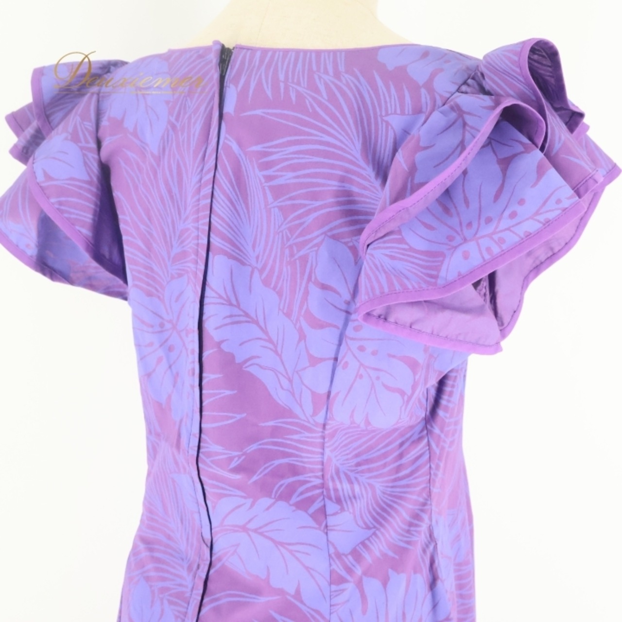 フラダンス 衣装 ワンピース ドレス パープル系 Rainbow Hawaii ハワイ製 モンステラ柄 ハワイアンプリント アロハ レッスン 練習 フラ ダンス フリル 華やか 鮮やか ハワイアン かわいい おしゃれ 上品 大人っぽい 練習着 レッスン着 パープル フラダンスドレス 海外製 おしゃれ衣装 ヒラヒラ かわいいデザイン フェスティバル 衣装用 ドレッシー エレガント 綺麗目